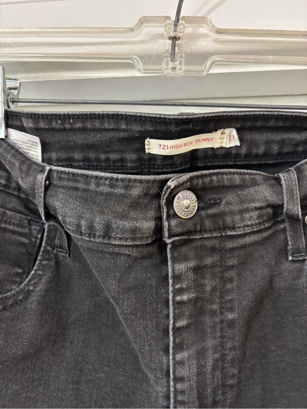 Levi's 721 High Rise Skinny Jeans in Washed Black